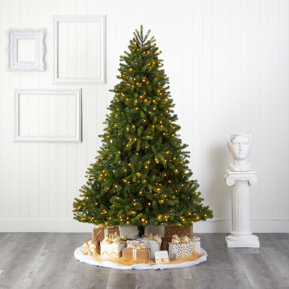 7ft. New Haven Spruce Natural Look Artificial Christmas Tree with 500 LED Lights. Picture 5