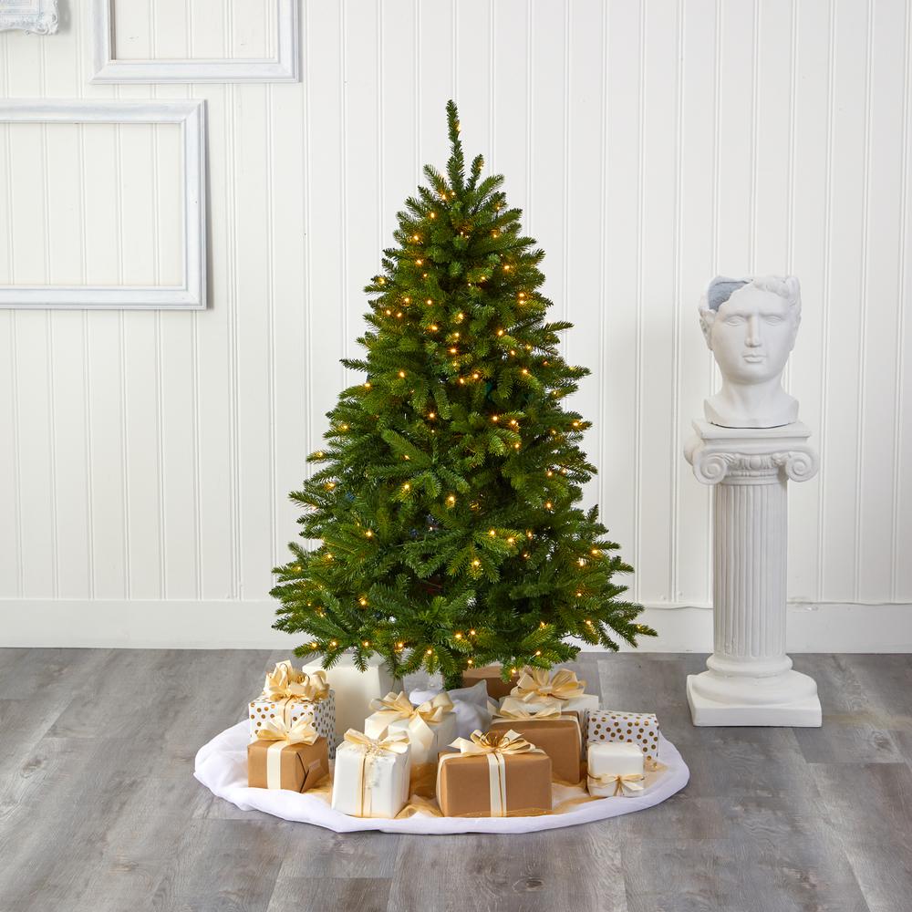5ft. Sierra Spruce Natural Look Artificial Christmas Tree with 200 Clear LED Lights. Picture 7
