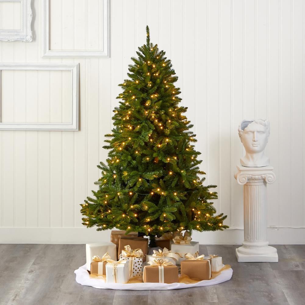 6ft. Sierra Spruce Natural Look Artificial Christmas Tree with 300 Clear LED Lights and 1357 Bendable Branches. Picture 7