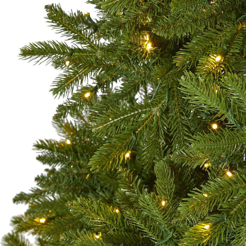 9ft. Sierra Spruce Artificial Christmas Tree with 1000 Clear LED Lights. Picture 3