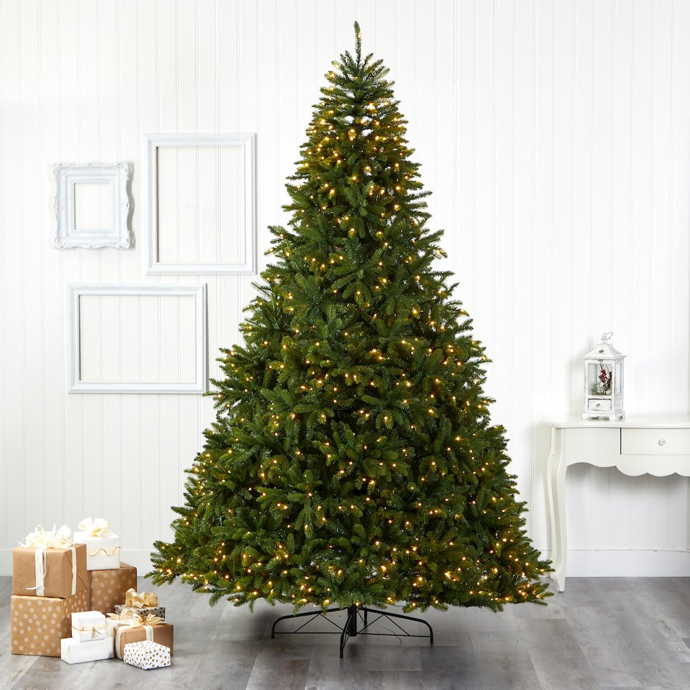 9ft. Sierra Spruce Artificial Christmas Tree with 1000 Clear LED Lights. Picture 5
