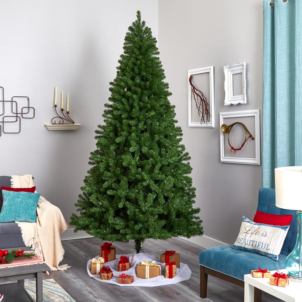 9ft. Virginia Fir Artificial Christmas Tree with 600 Clear Lights. Picture 7