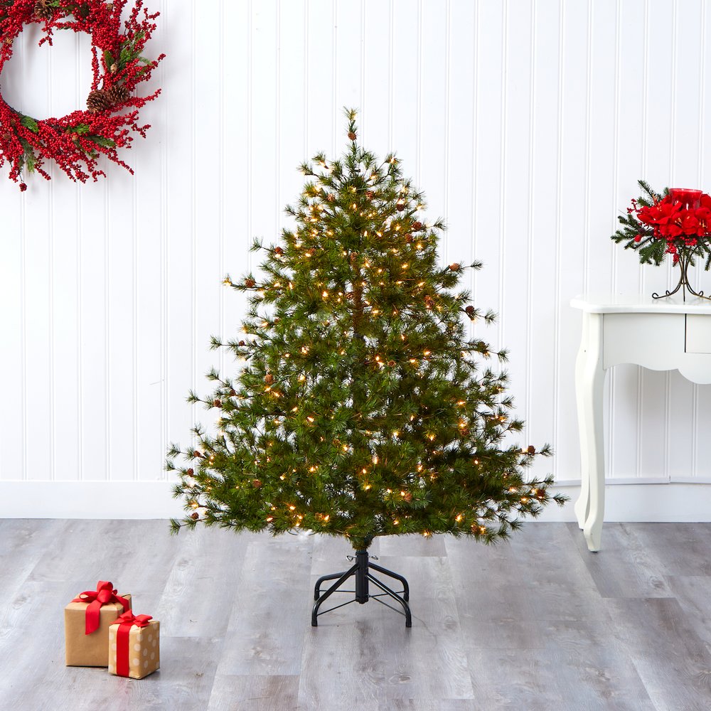 5ft. Colorado Mountain Pine Artificial Christmas Tree with 250 Clear Lights. Picture 5