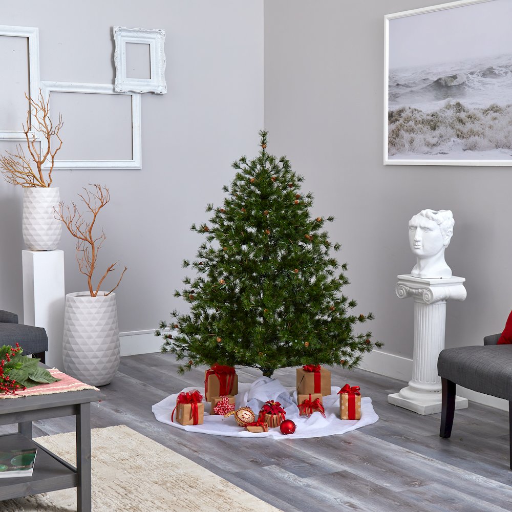 5ft. Colorado Mountain Pine Artificial Christmas Tree with 250 Clear Lights. Picture 7