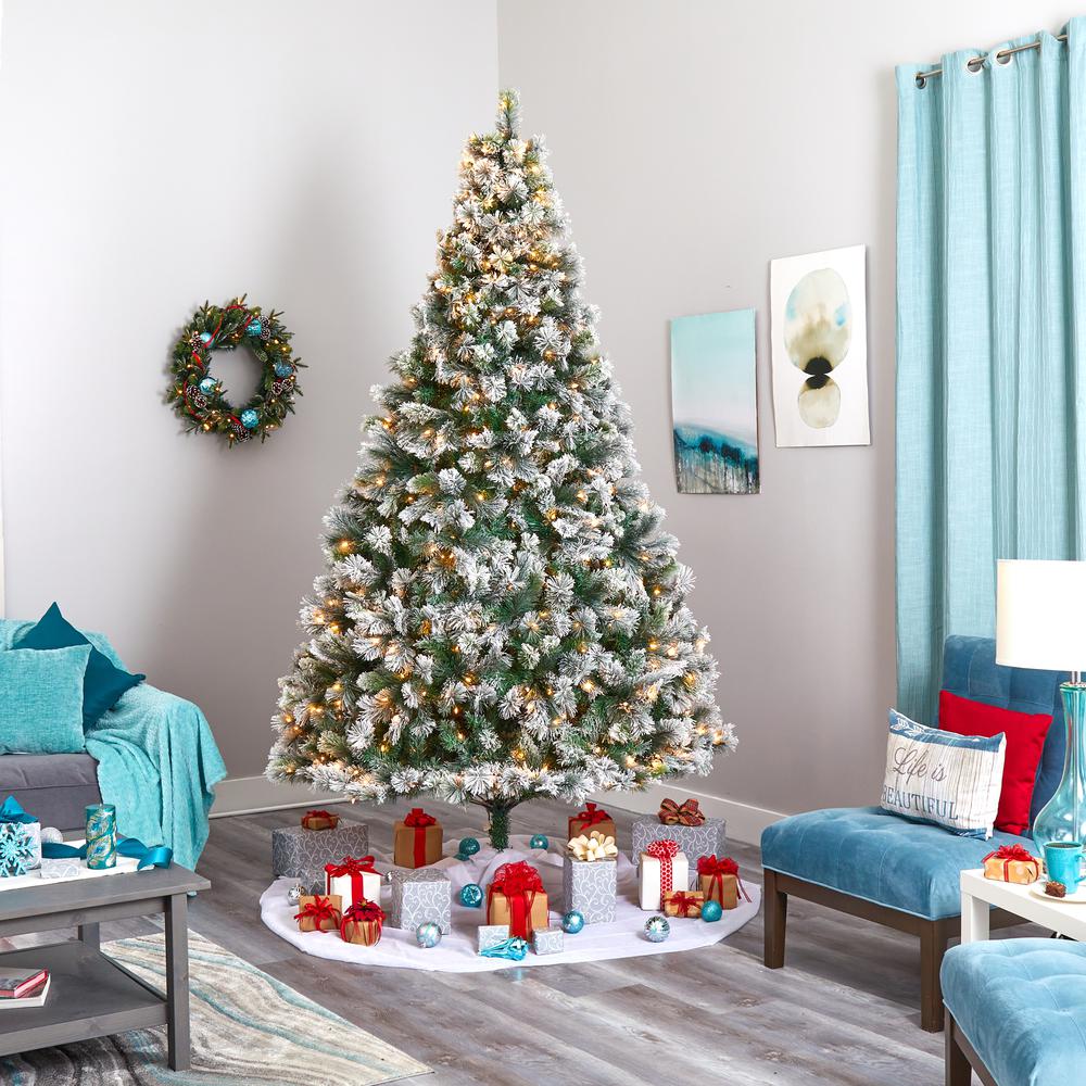 Flocked Oregon Pine Artificial Christmas Tree with 600 Clear Lights. Picture 6