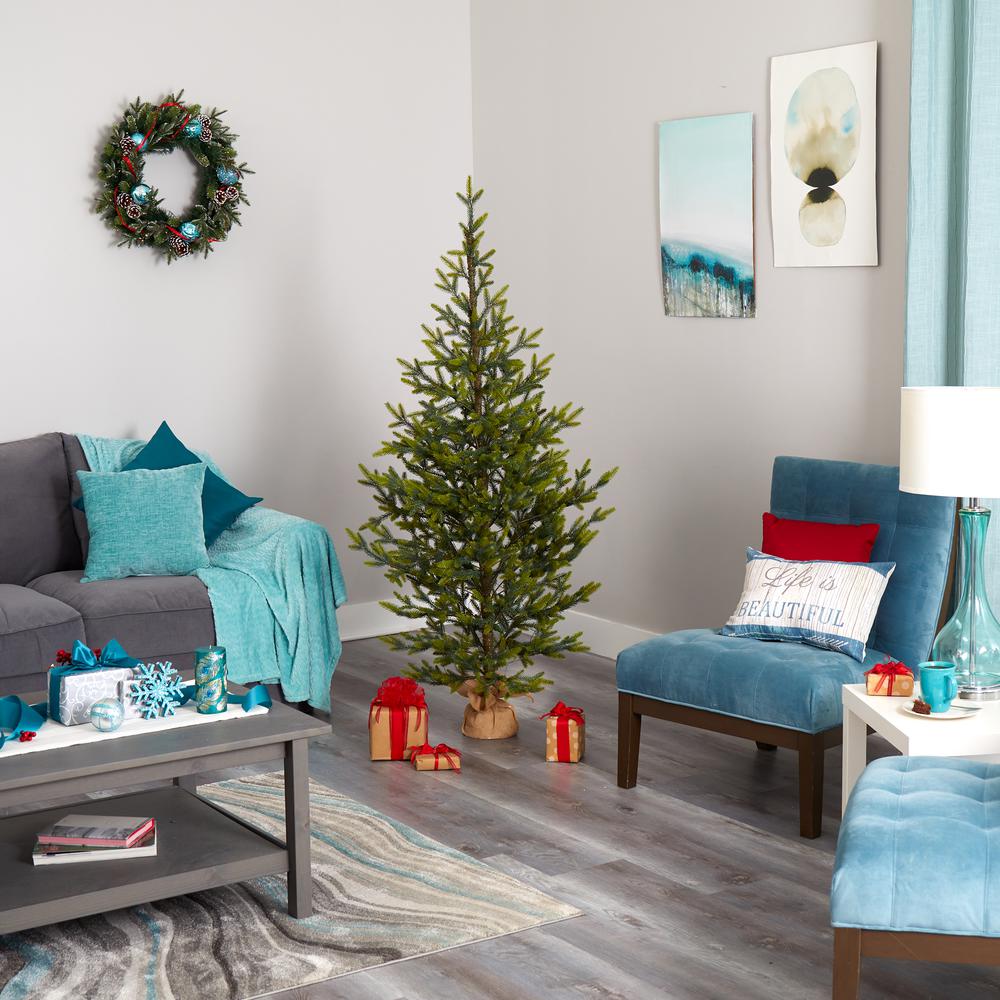 6ft. Fraser Fir Natural Look Artificial Christmas Tree with 250 Clear LED Lights, a Burlap Base and 1243 Bendable Branches. Picture 6