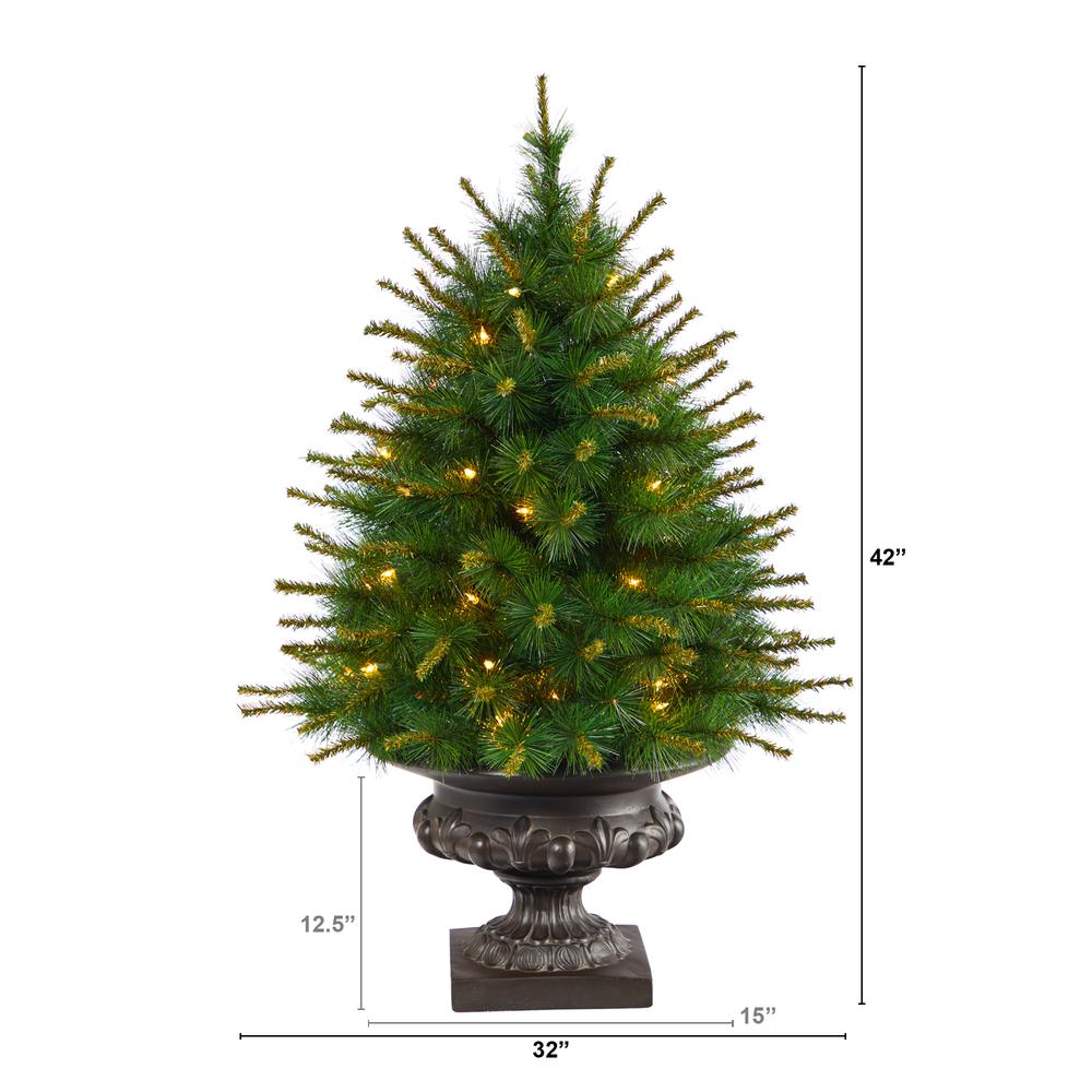 New England Pine Artificial Christmas Tree with 50 Clear Lights. Picture 2