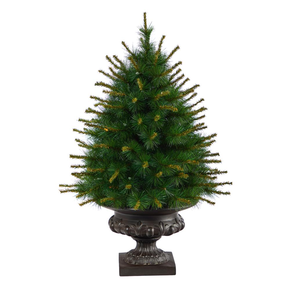New England Pine Artificial Christmas Tree with 50 Clear Lights. Picture 3
