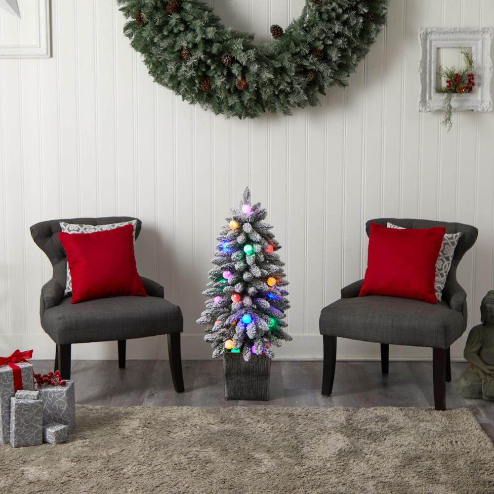 Flocked Highland Fir Artificial Christmas Tree with 127 Bendable Branches. Picture 9