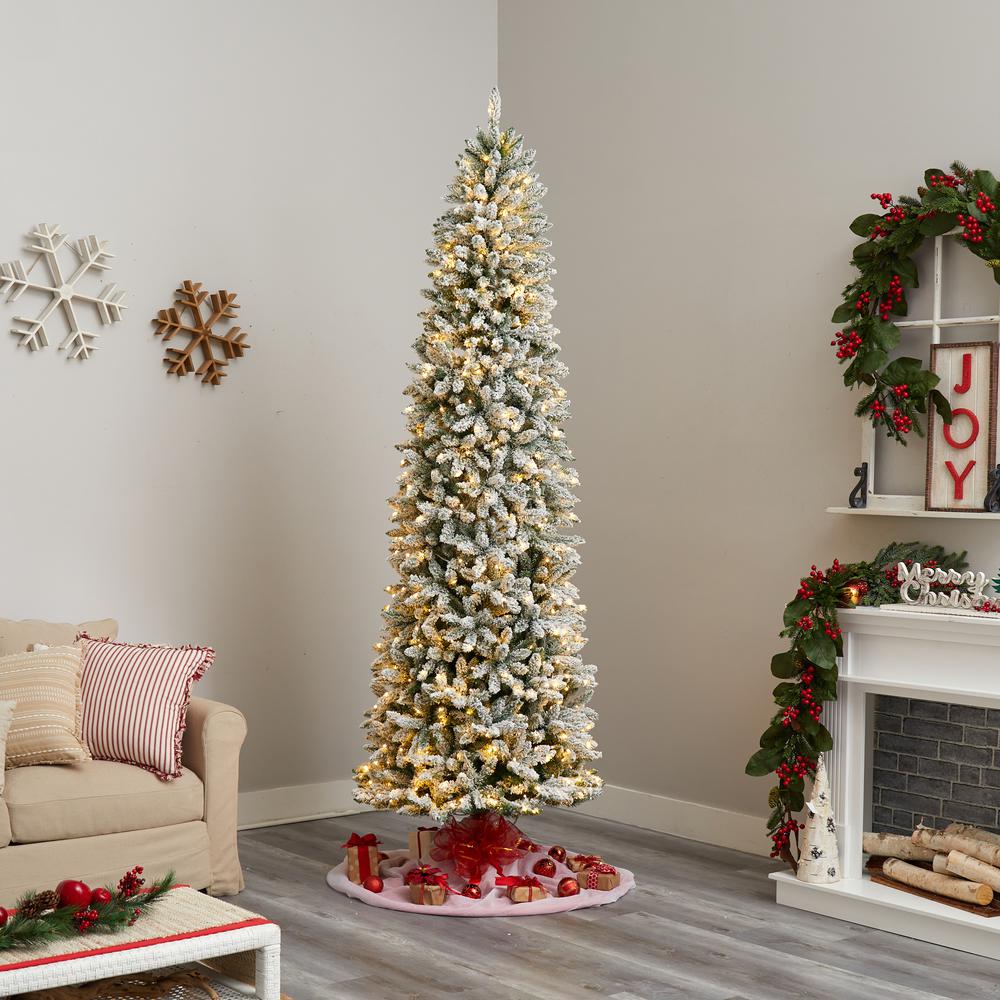 Flocked Montreal Fir Artificial Christmas Tree with 600 Warm White LED Lights. Picture 9