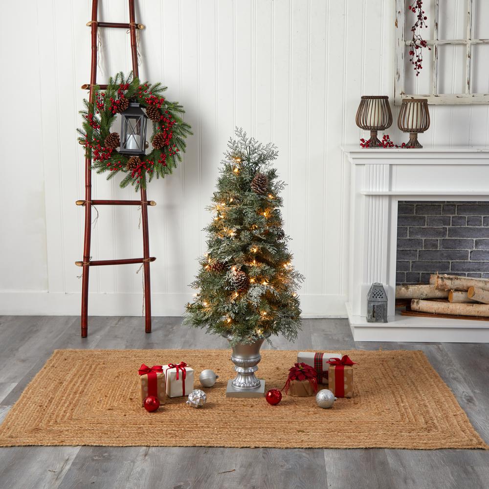 English Pine Artificial Christmas Tree with 100 Warm White LED Lights. Picture 9