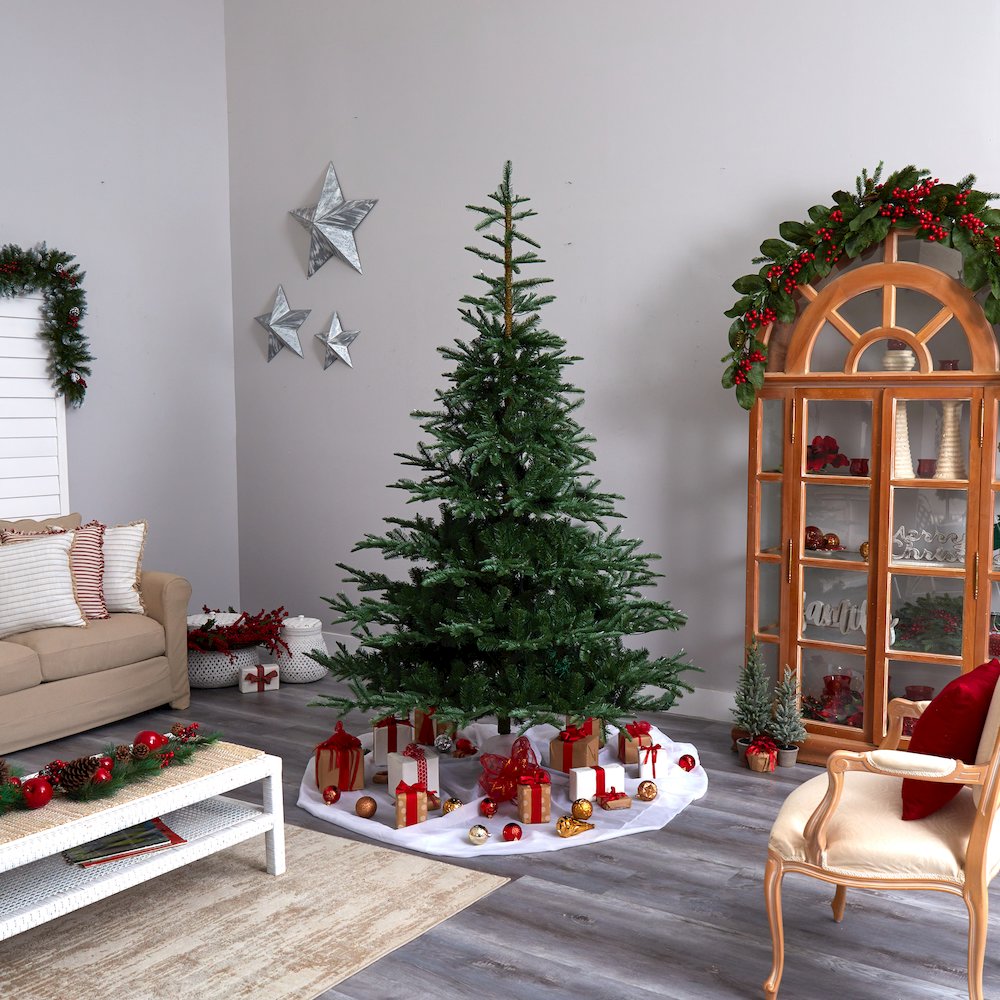 8ft. Layered Washington Spruce Artificial Christmas Tree with 650 Clear Lights. Picture 10