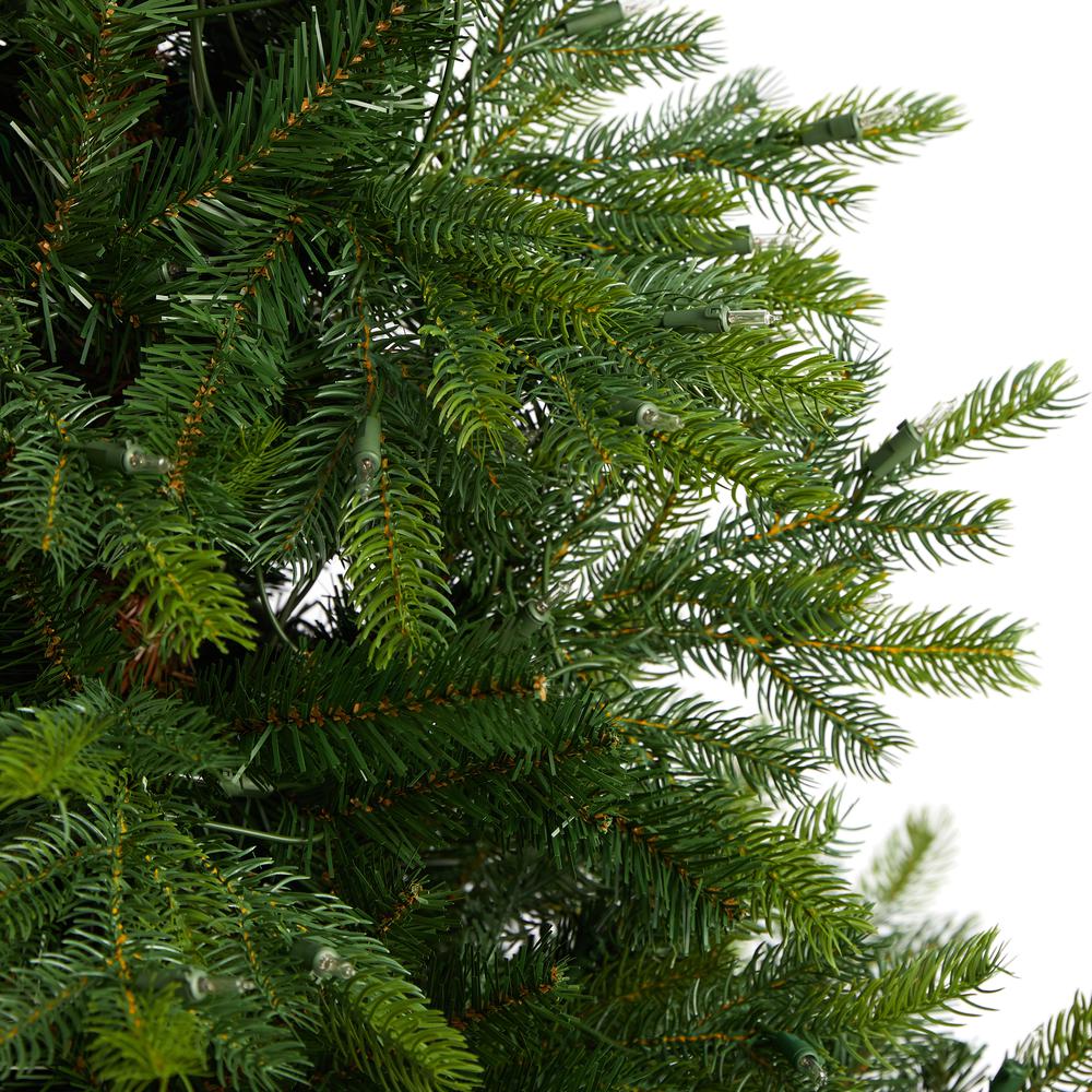 North Carolina Spruce Artificial Christmas Tree with 200 Clear Lights. Picture 5