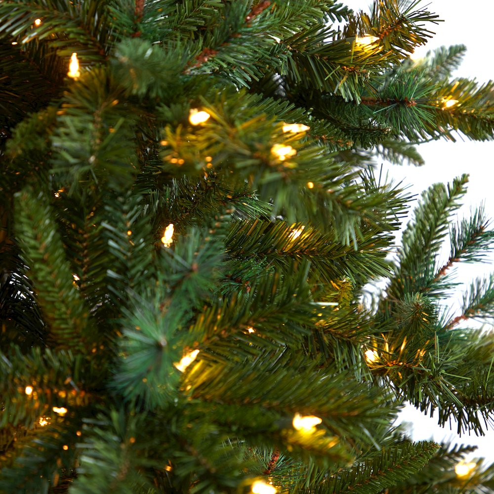 8ft. Wyoming Mixed Pine Artificial Christmas Tree with 650 Clear Lights. Picture 4