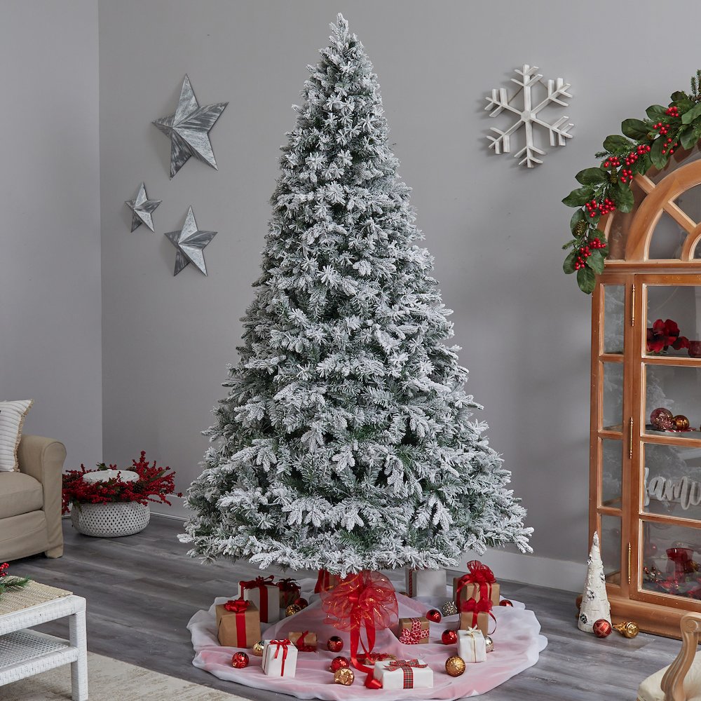 9ft. Flocked Vermont Mixed Pine Artificial Christmas Tree with 650 LED Lights. Picture 8
