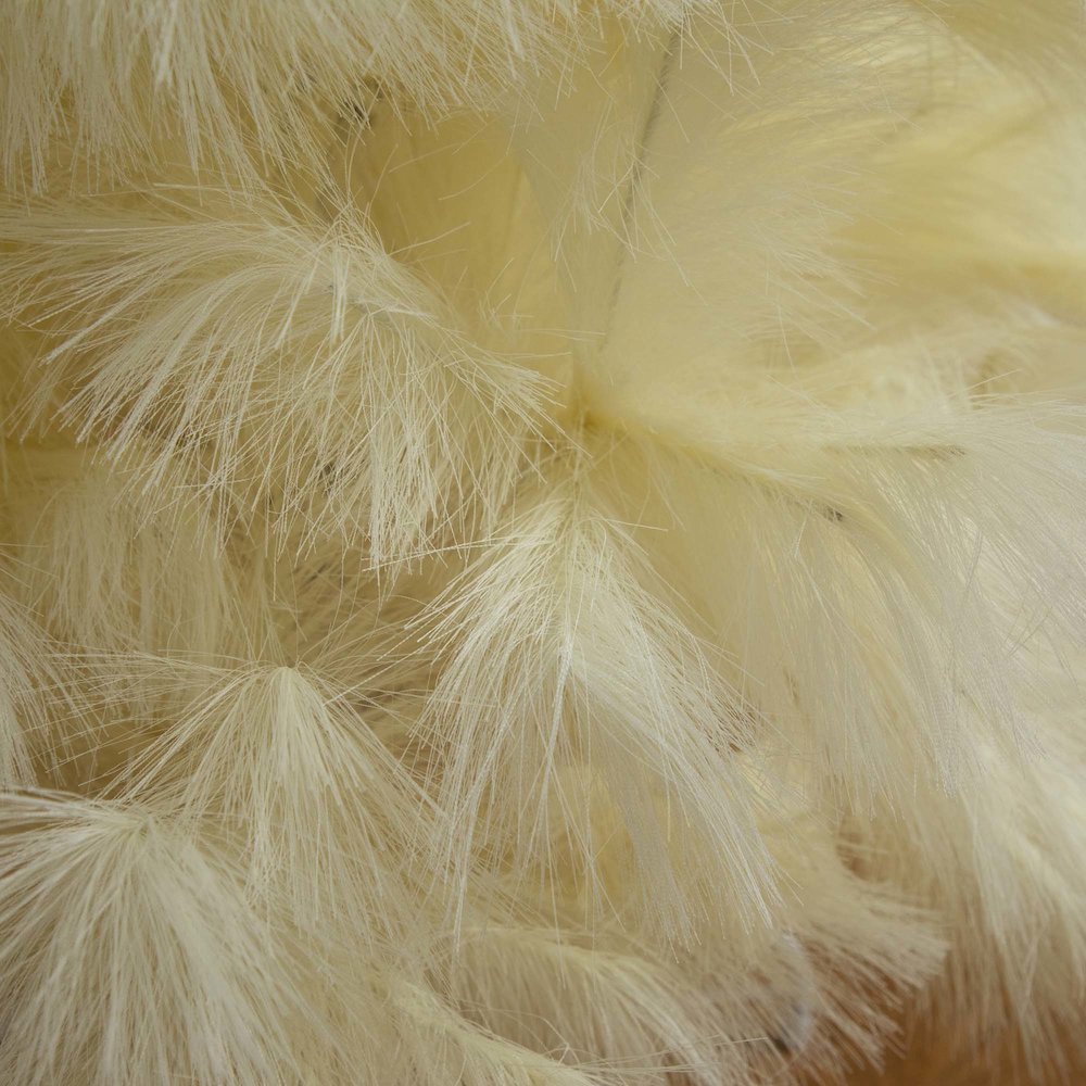 4ft. Artificial Off-White Pampas Grass Christmas Tree. Picture 2