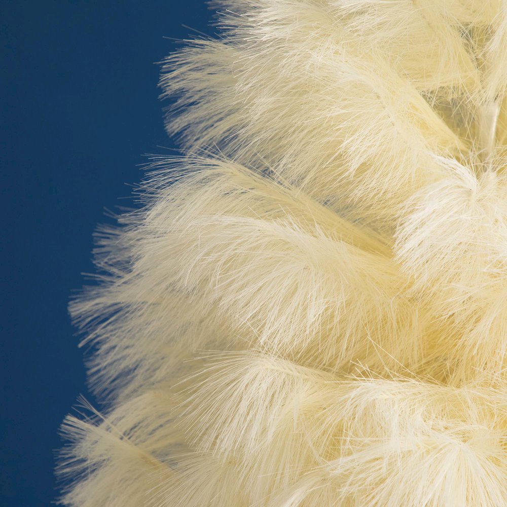 4ft. Artificial Off-White Pampas Grass Christmas Tree. Picture 12