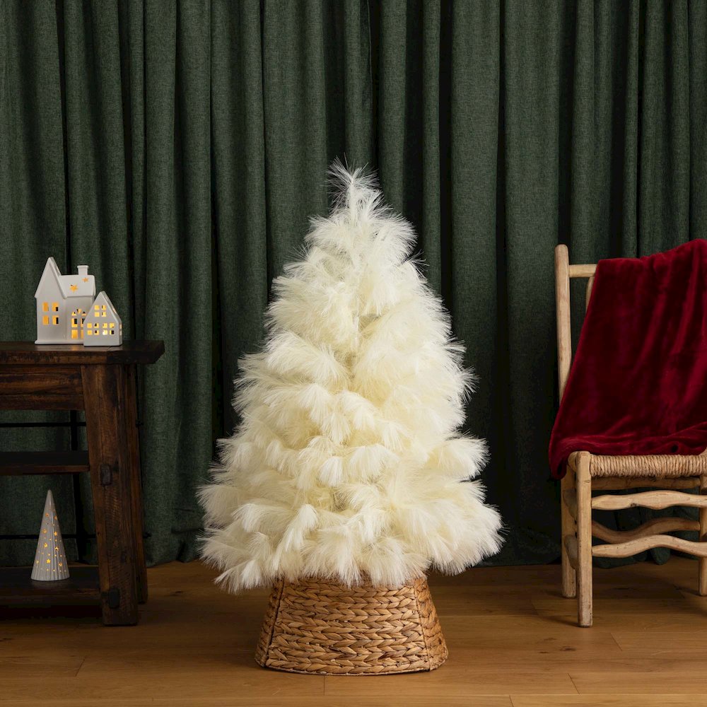 4ft. Artificial Off-White Pampas Grass Christmas Tree. Picture 4
