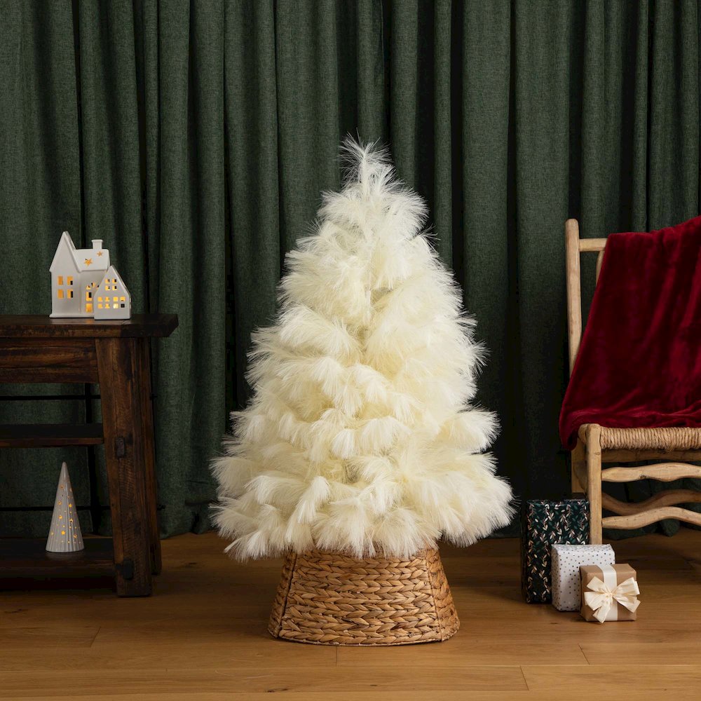 4ft. Artificial Off-White Pampas Grass Christmas Tree. Picture 20