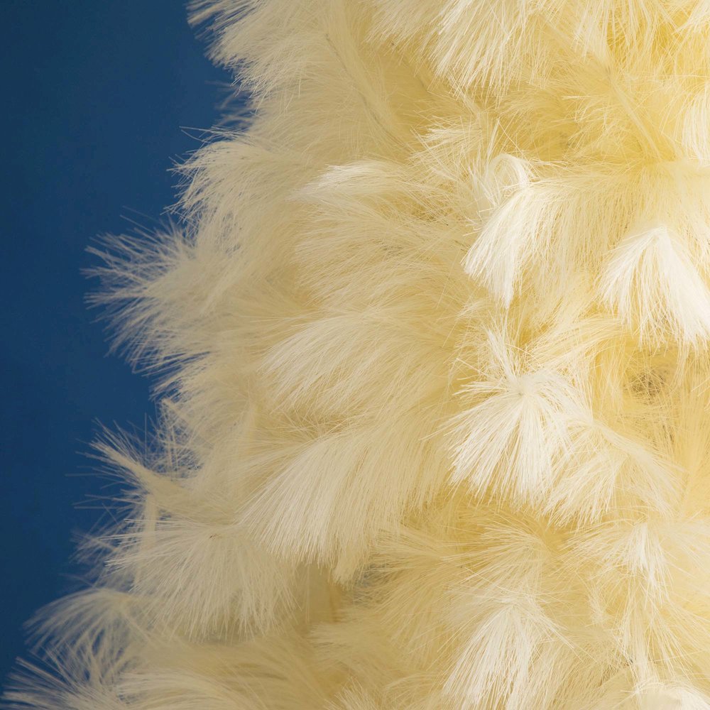 6ft. Artificial Off-White Pampas Grass Christmas Tree. Picture 3
