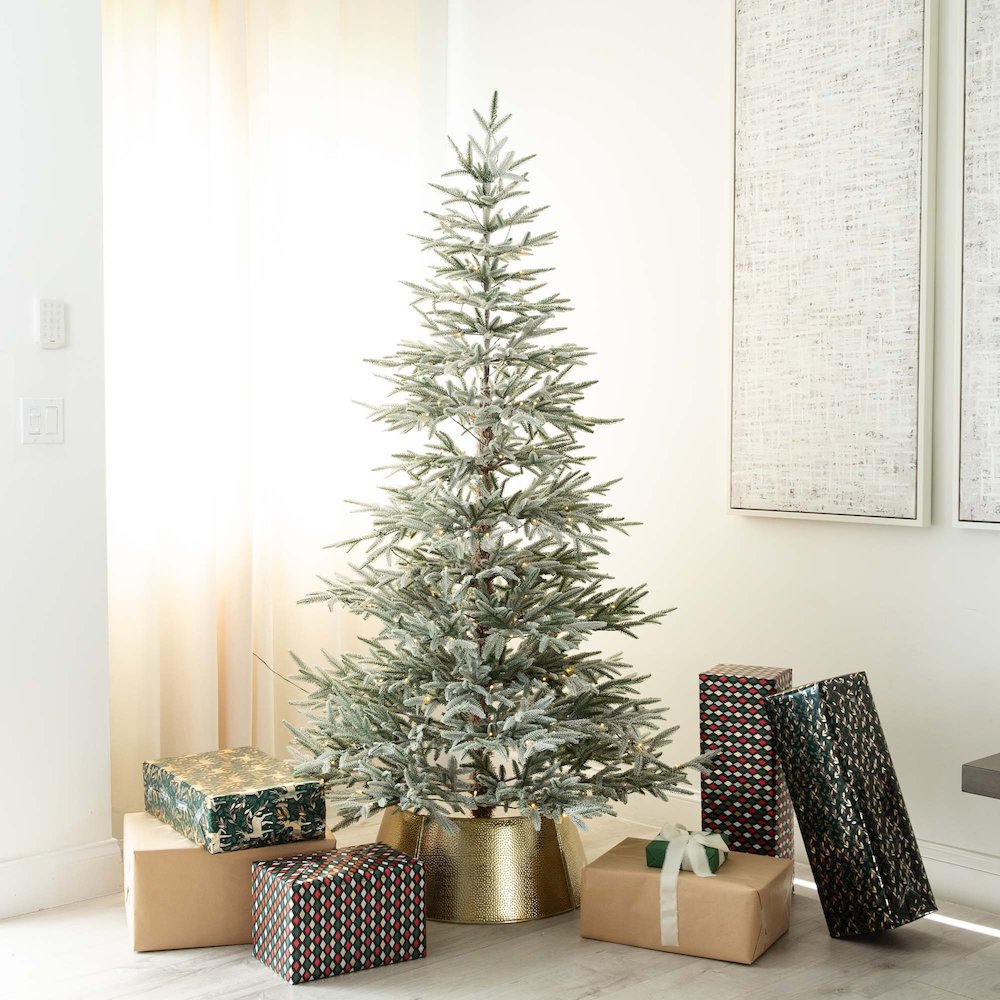 7ft. Pre-Lit Artificial Flocked Woodland Fir Christmas Tree. Picture 4