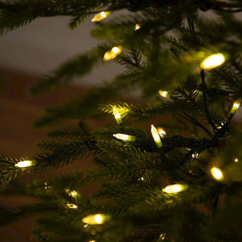 6ft. Pre-Lit Artificial Natural Fresh Cut Fir Christmas Tree. Picture 10