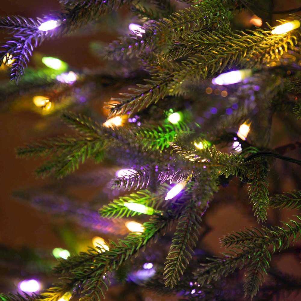 6ft. Pre-Lit Artificial Natural Fresh Cut Fir Christmas Tree. Picture 5