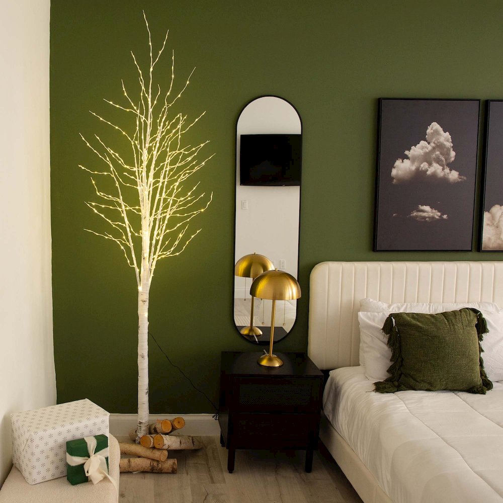 8ft. Pre-Lit Artificial White Birch Tree with 500 Warm White LED Lights. Picture 11
