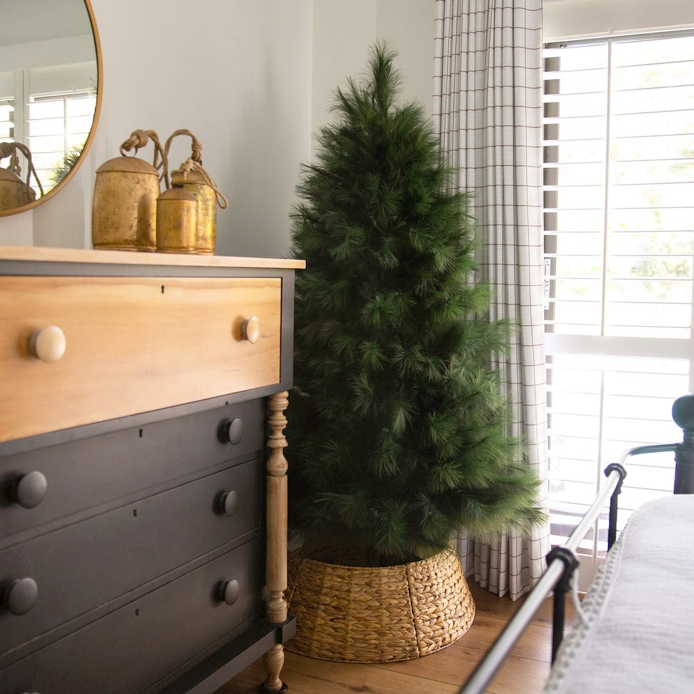 6ft. Artificial Green Pampas Grass Christmas Tree. Picture 7