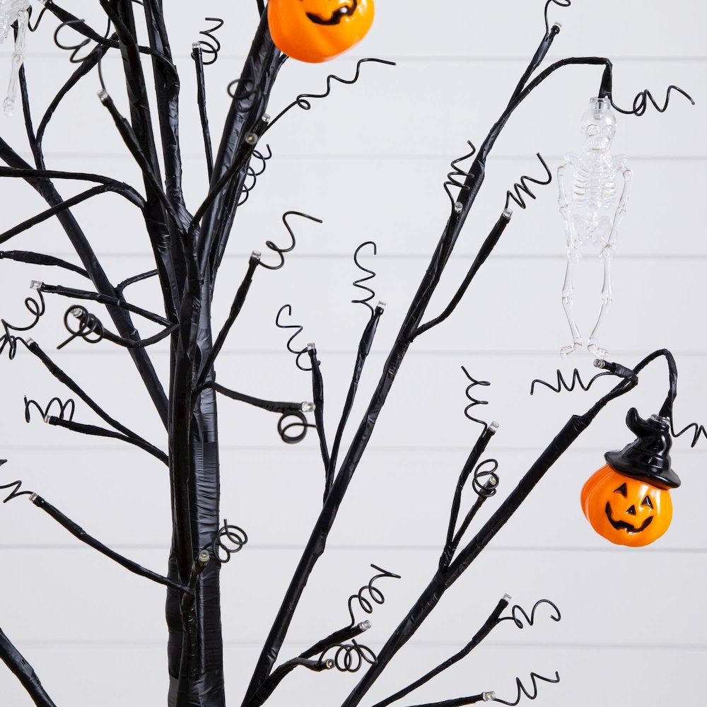 4ft. Pre-Lit Artificial Halloween Pumpkins and Skulls Ornament Tree. Picture 3