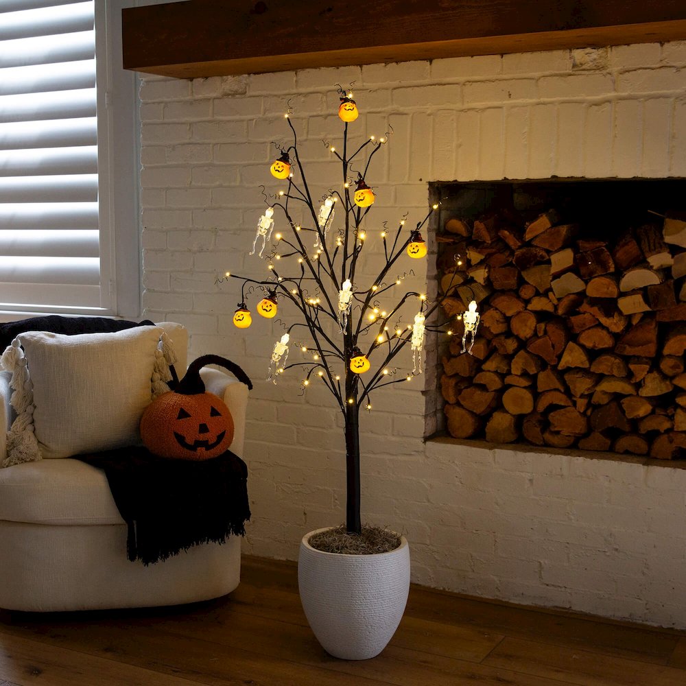 5ft. Pre-Lit Artificial Halloween Pumpkins and Skulls Ornament Tree. Picture 3