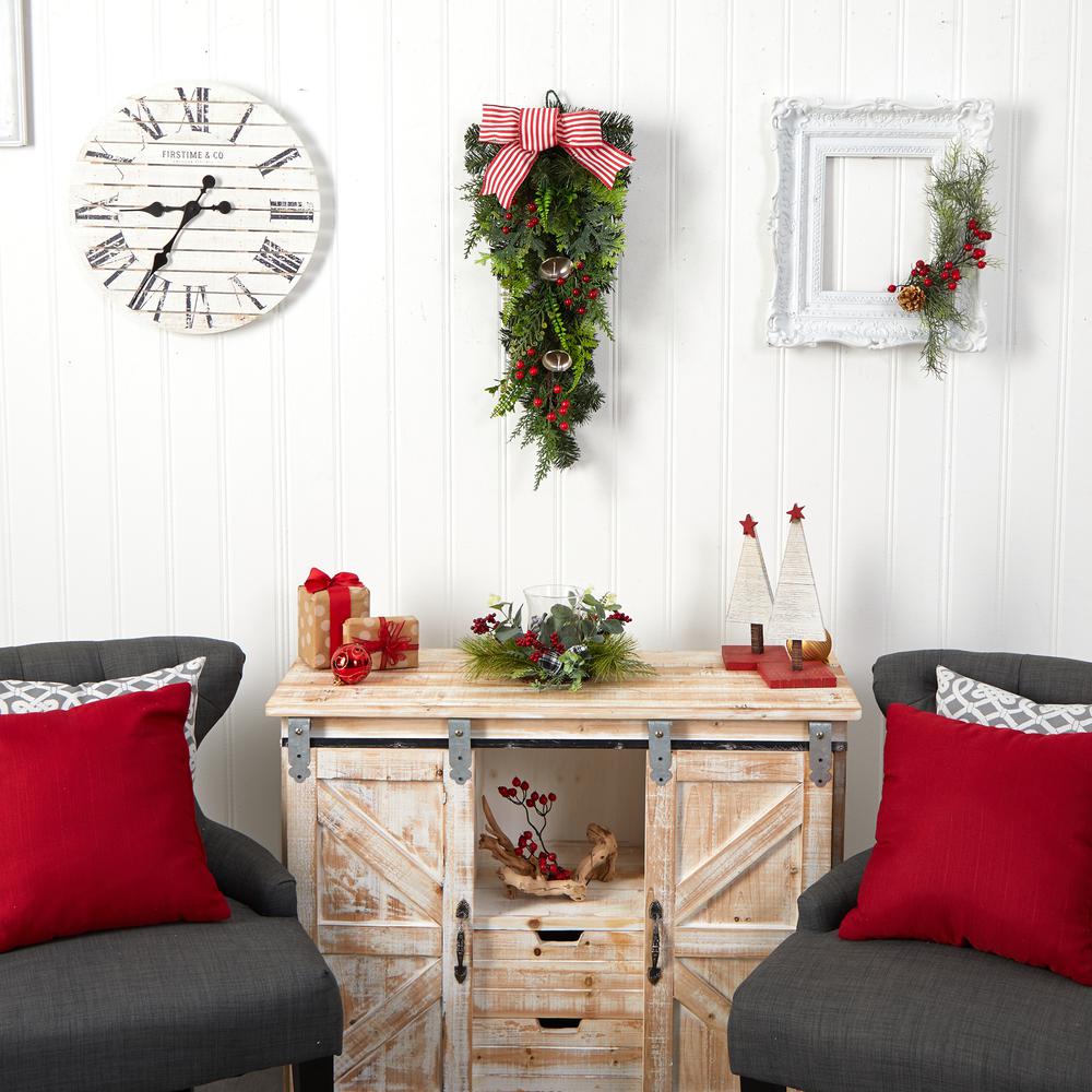 26in. Holiday Christmas Bells and Bow Artificial Swag. Picture 2