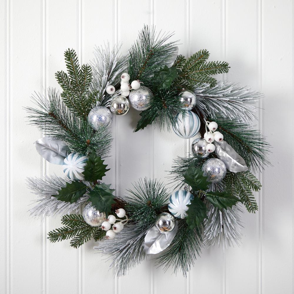 24in. Pinecones and Berries Christmas Artificial Wreath with Silver Ornaments. Picture 4