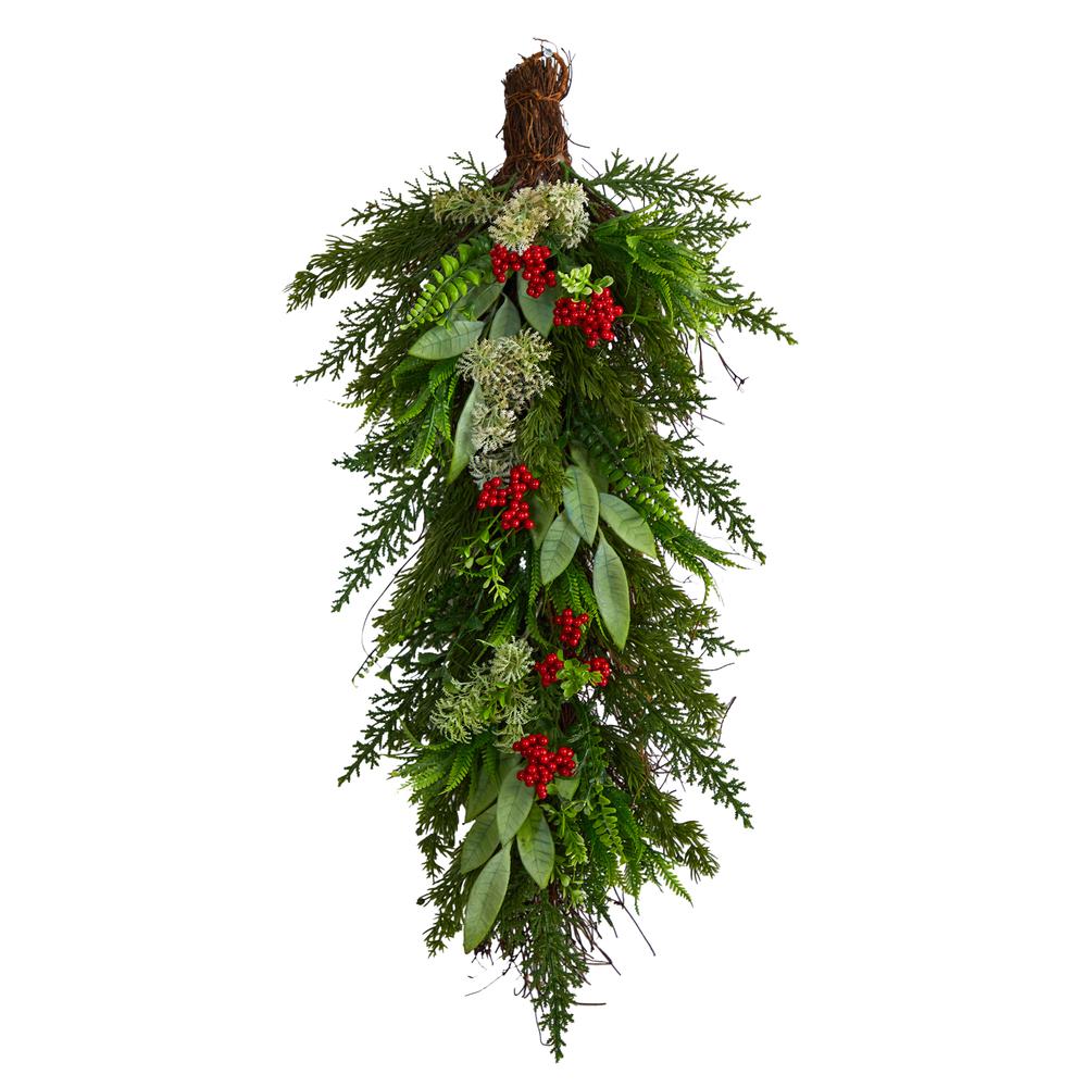 30in. Cedar and Berry Artificial Christmas Swag. Picture 1