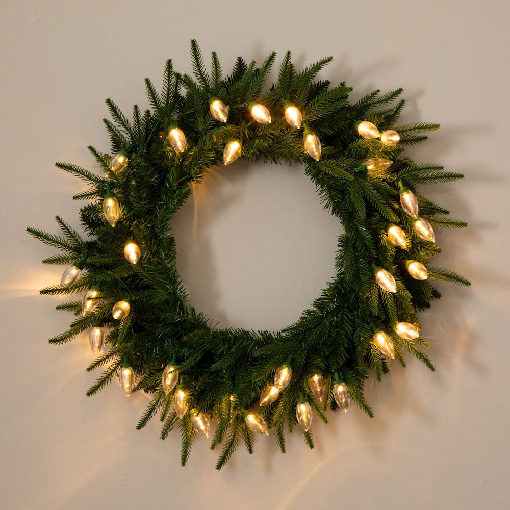 24in. Pre-Lit Artificial Luxembourg Pine Christmas Wreath with 35 LED Lights. Picture 3