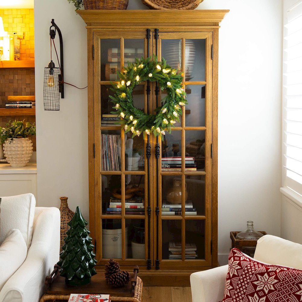 24in. Pre-Lit Artificial Luxembourg Pine Christmas Wreath with 35 LED Lights. Picture 11