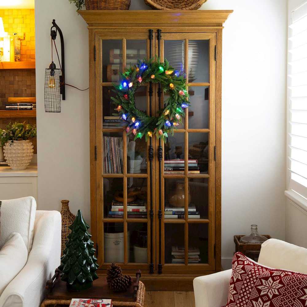24in. Pre-Lit Artificial Luxembourg Pine Christmas Wreath with 35 LED Lights. Picture 9