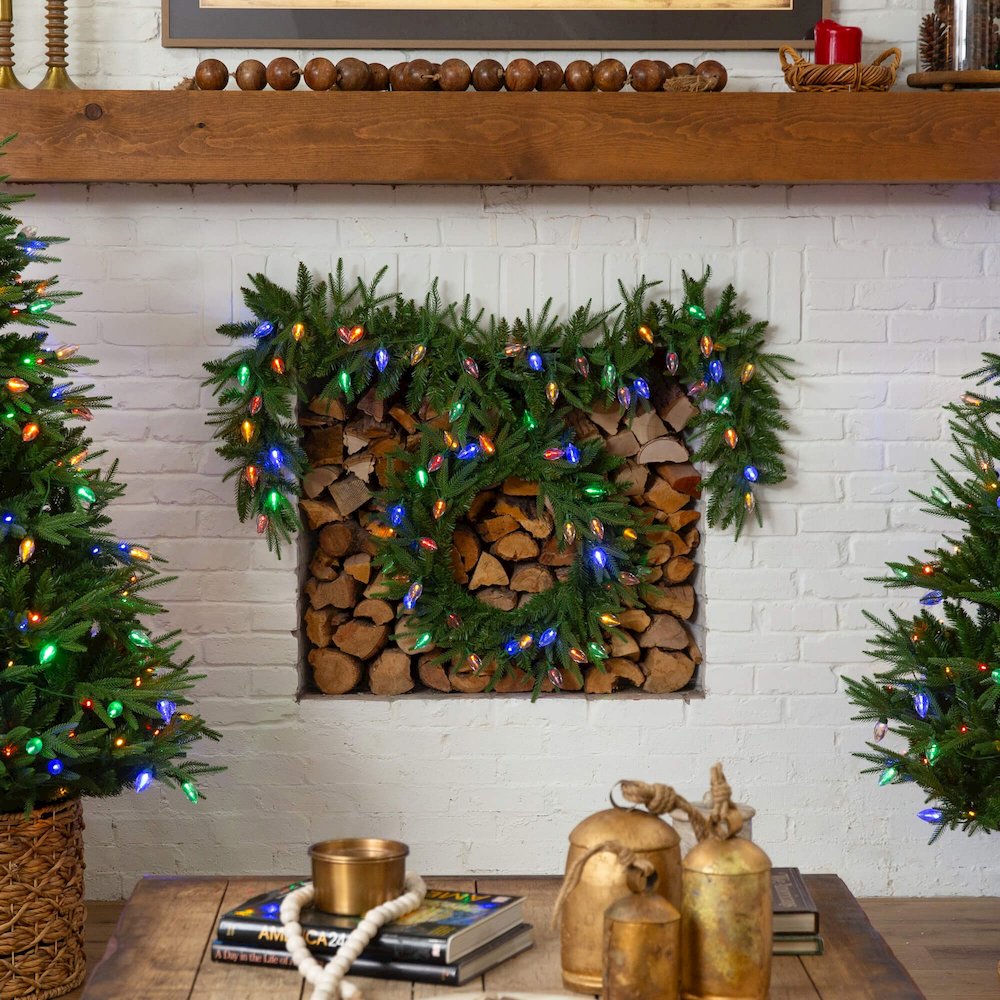 24in. Pre-Lit Artificial Luxembourg Pine Christmas Wreath with 35 LED Lights. Picture 6