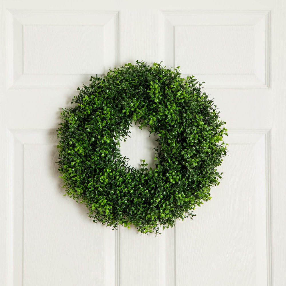 18in. Pre-Lit Artificial Boxwood Wreath with 25 Warm White LED Lights. Picture 3