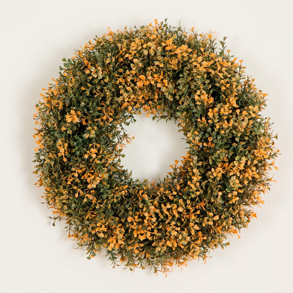 18in Pre-Lit Autumn Boxwood Artificial Fall Wreath with 25 Warm White LED Lights. Picture 3