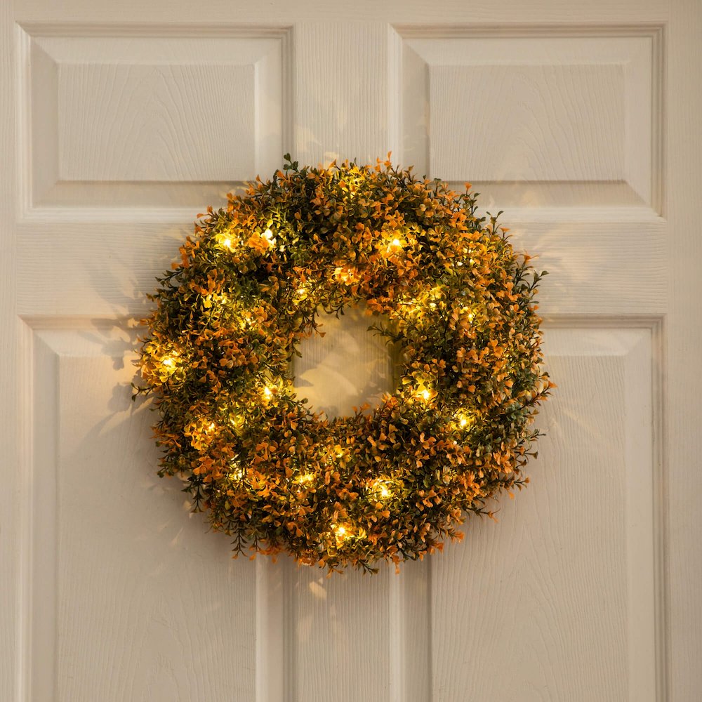 18in Pre-Lit Autumn Boxwood Artificial Fall Wreath with 25 Warm White LED Lights. Picture 9