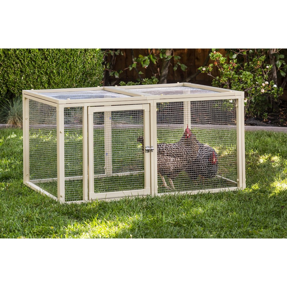 ECOFLEX® Fontana Chicken Pen. Picture 4