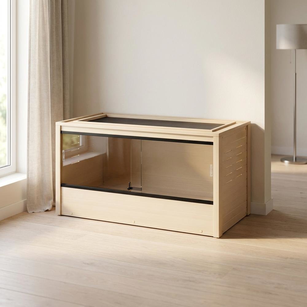 Maple Reptile Lounge with Warm Interior and Durable Construction. Picture 2