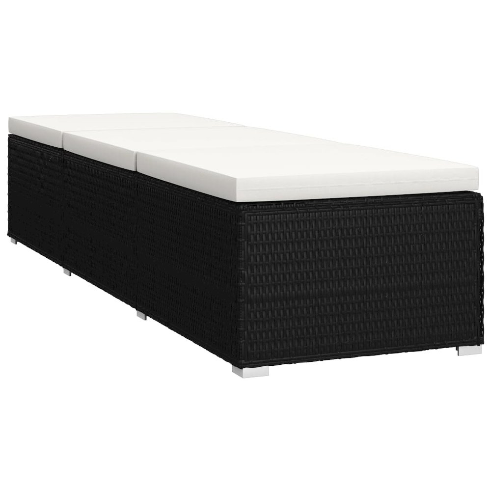 Sun Lounger Black rattan and cream white cushion. Picture 5