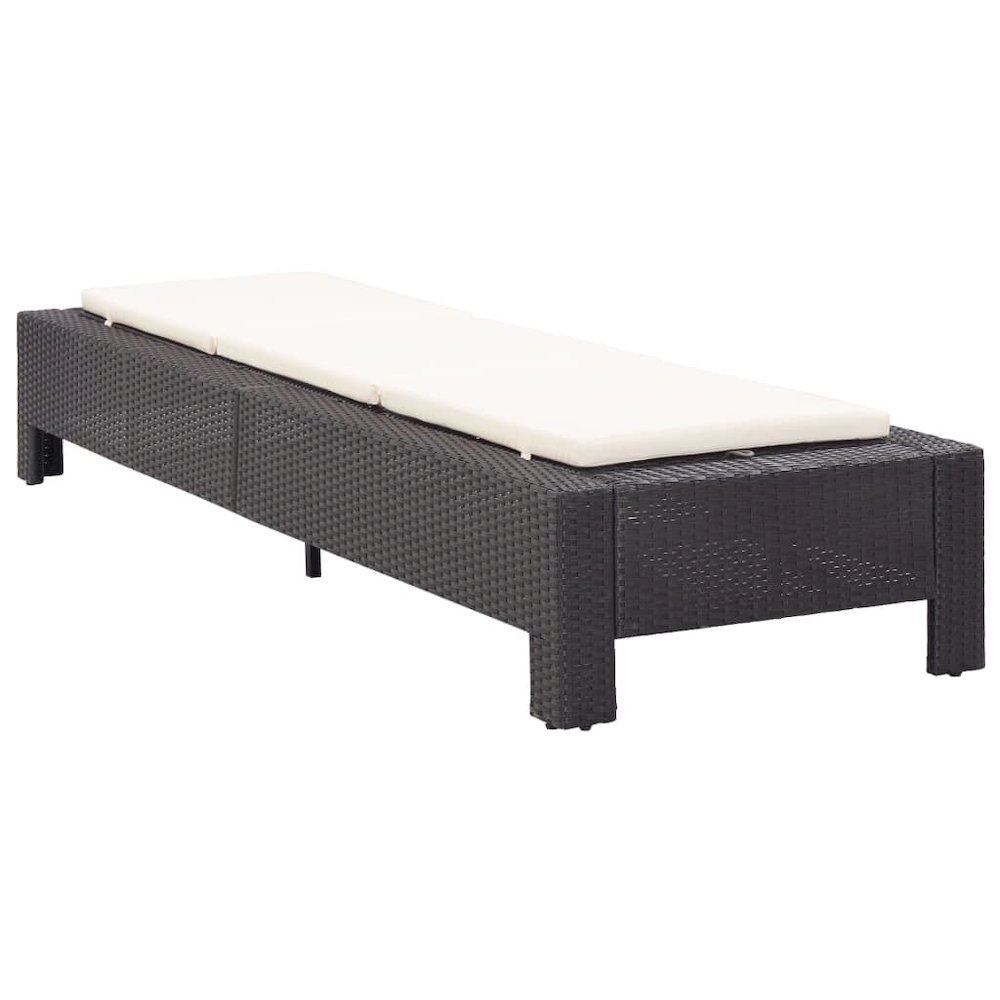 Sunbed Black rattan, cream white cushion. Picture 2