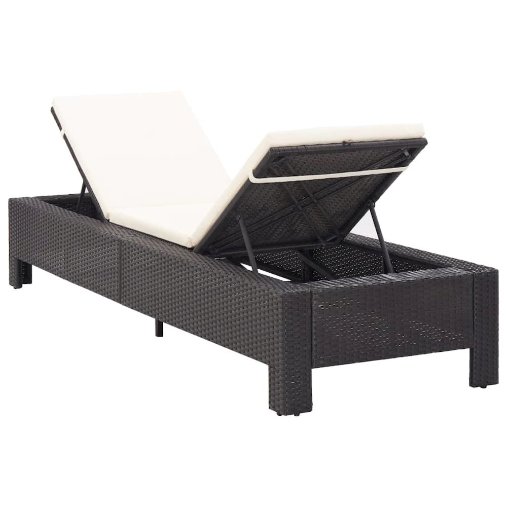 Sunbed Black rattan, cream white cushion. Picture 3
