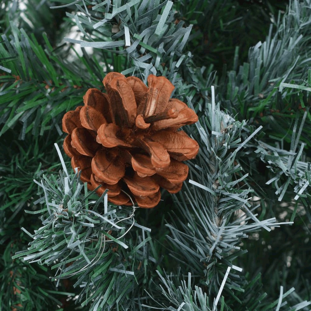 vidaXL Frosted Christmas Tree with LEDs&Ball Set Pinecones 59.1", 3077613. Picture 4