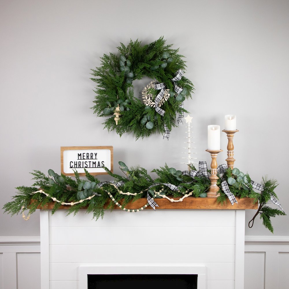 6' Eucalyptus and Mixed Pine Artificial Christmas Garland. Picture 3