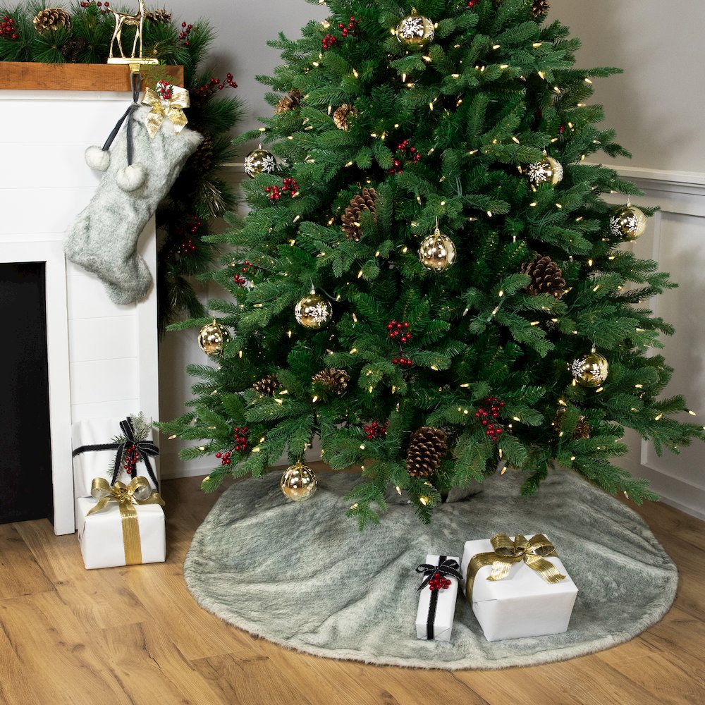 Silver Fox Faux Fur Christmas Tree Skirt - 48". Picture 3