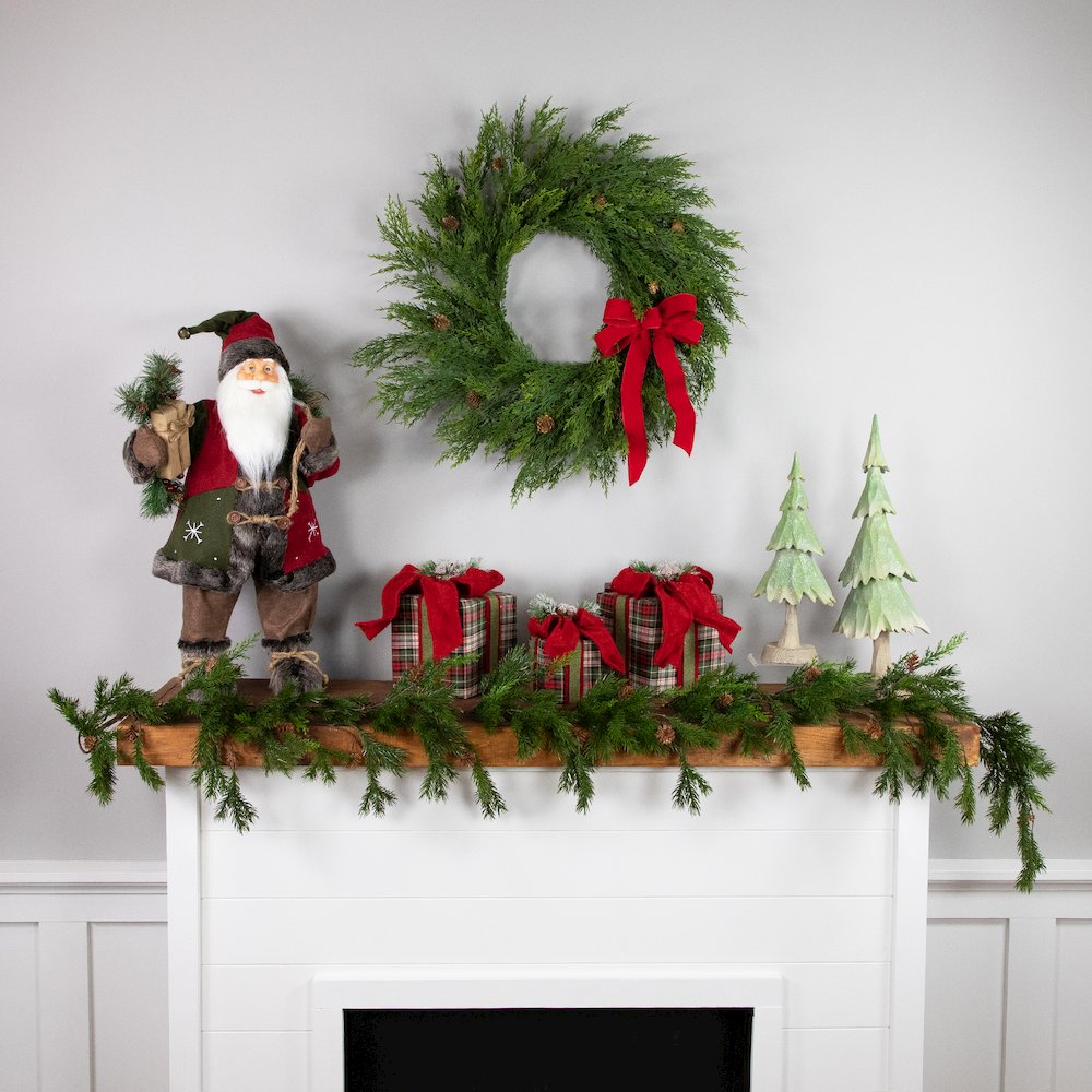 24" Soft Green Cedar Artificial Christmas Wreath with Pine Cones - Unlit. Picture 2